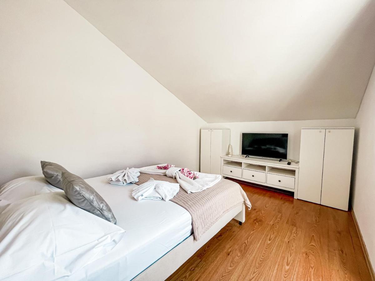 Perla Apartments โบล ภายนอก รูปภาพ